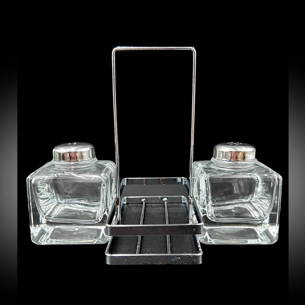 Clear Table craft glass set salt and pepper.
